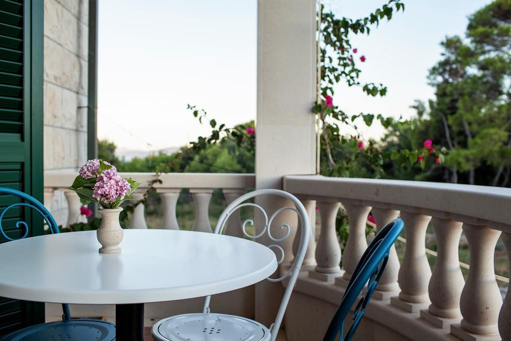 Apartments Villa Barbara Sumartin Buitenkant foto