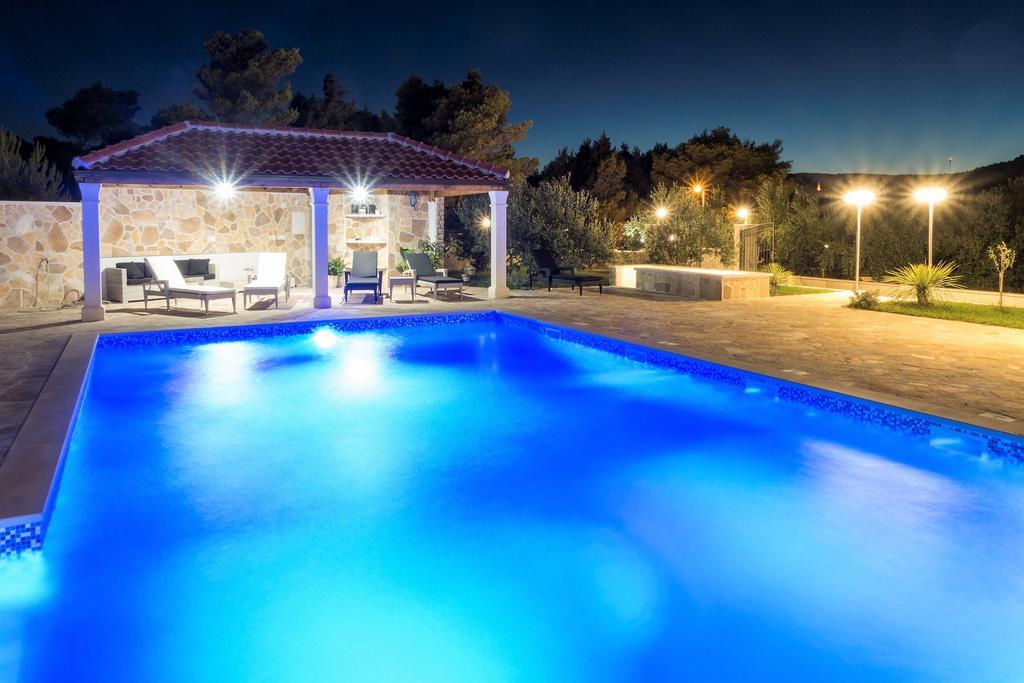 Apartments Villa Barbara Sumartin Buitenkant foto
