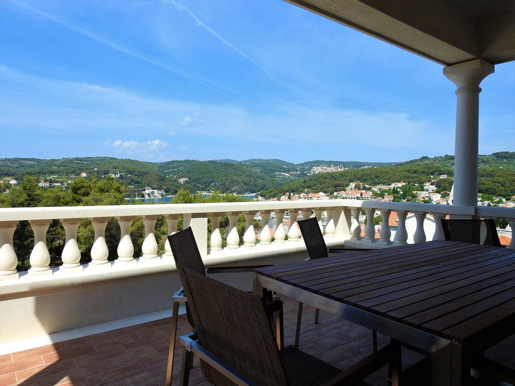 Apartments Villa Barbara Sumartin Buitenkant foto